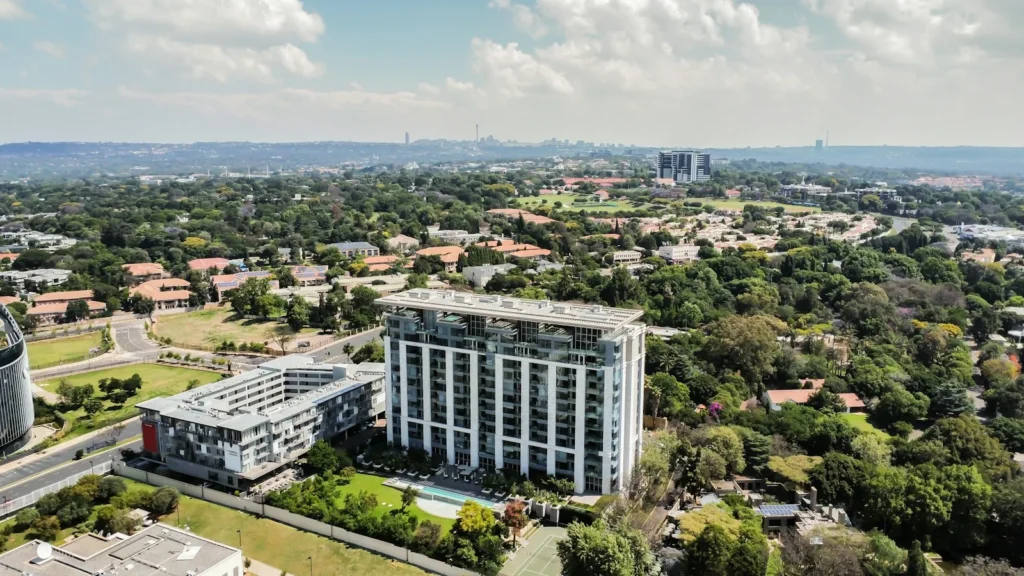 Vista aérea de una zona urbana con edificios de oficinas